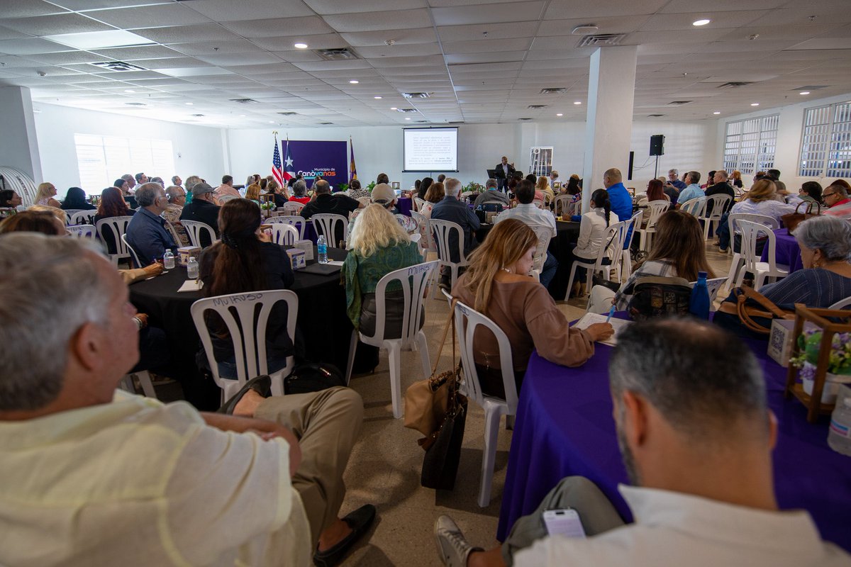 Otro éxito de la Asociación de Abogados.

Hoy más de 200 abogados asistieron al curso gratuito en Conóvanas sobre las nuevas Reglas de Ética del Tribunal Supremo.

El mismo fue ofrecido por el Juez Asociado del Tribunal Supremo, Hon. Erick Kolthoff Caraballo, y contó con el