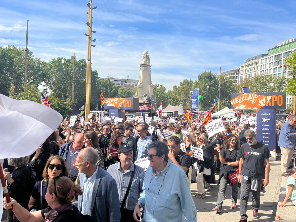 📢 🚨La abogacía valenciana se suma hoy a la manifestación en Madrid para reclamar pensiones dignas para los mutualistas.

🤝El #ICAV vuelve a estar presente, acompañando una vez más esta causa en defensa de derechos fundamentales para nuestra profesión. ⚖️