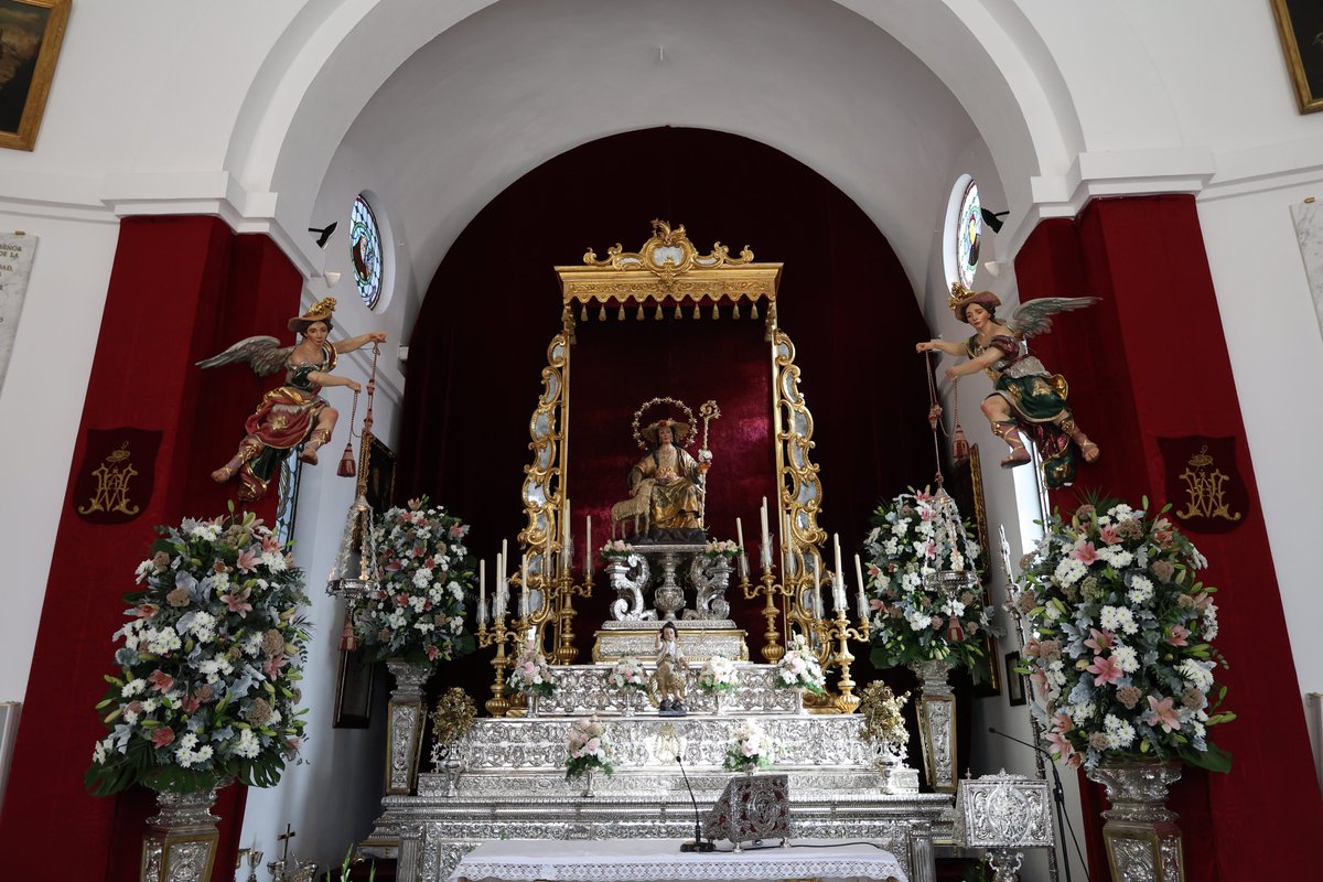 Ya se encuentra la Divina Pastora en el altar de su Ermita. 

#RomeriaPastoreña25