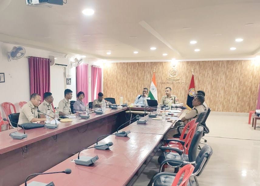 DimahasaoPolice's tweet image. Carrying the motto of child safety forward, a meeting of Special Juvenile Police Unit, Child Welfare Police officers and social workers was conducted at Haflong for child friendly policing @assampolice @HardiSpeaks @DGPAssamPolice @DimaDipr @utsahassamOrg