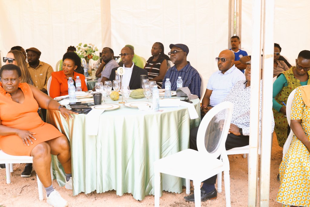 paceidug's tweet photo. Today, we joined the groundbreaking of the Arise Skilled Trades & Leadership Centre in Nakifuma, Mukono. This hub will empower Uganda’s youth & women through training, mentorship, agribusiness & value addition. 

Chairman @Odrek_Rwabwogo hailed founder Agnes Netunze Kitumba for her vision which blends enterprise, faith, partnerships & commitment to women-led businesses. “PACEID will walk with you. This facility will inspire youth, grow exports and transform communities."