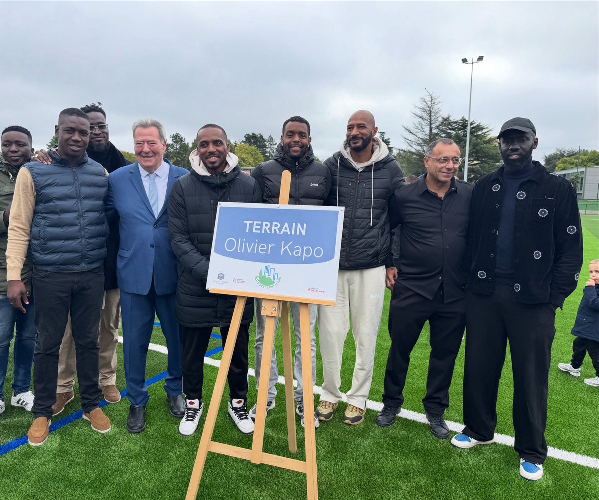 ✨ Un grand honneur d’avoir été invité à l’inauguration du stade Olivier Kapo ⚽️
🙏 Merci à Monsieur le Maire de Boissy-Saint-Léger pour ce beau moment, entouré des amis du football et de belles valeurs sportives.
Fierté, émotions et partage au rendez-vous ! 💙
#Inauguration