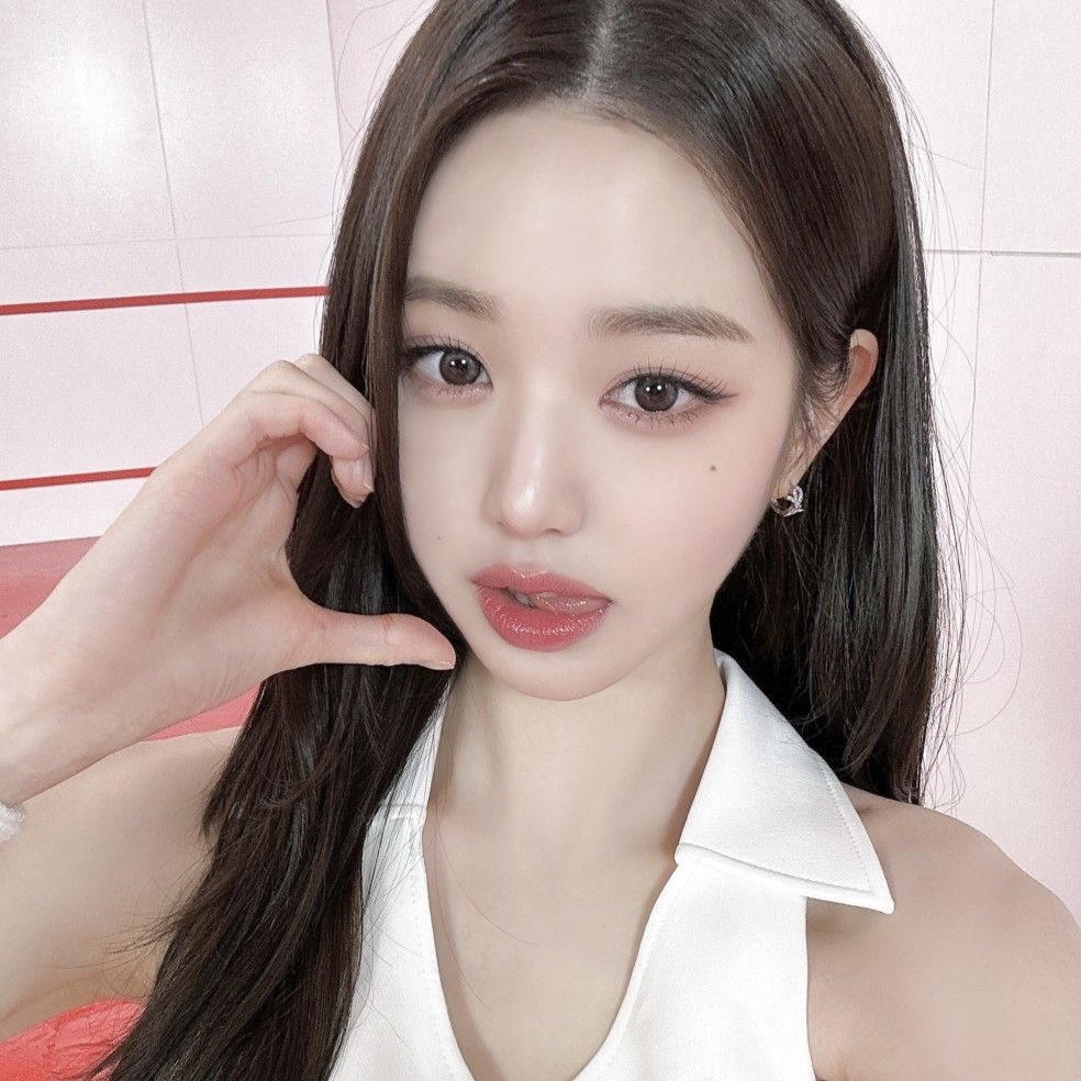 saccharinesunmi's tweet photo. i ate like w0nÿ0vng for 5 days and
this is what happened … https://t.co/l9vmL3dPdH
