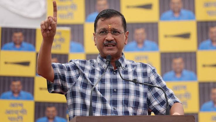 Science_wale's tweet photo. भारत का सबसे अनपढ़ नेता कौन है?
.
#Narendra_Modi 
#RahulGandhi 
#Kejriwal https://t.co/m335kH899n