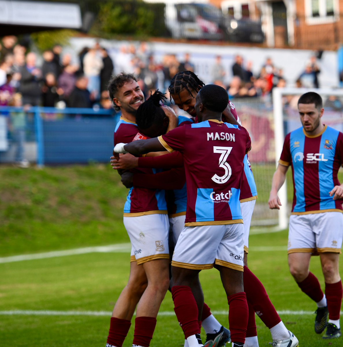 Farnham Town FC tweet media