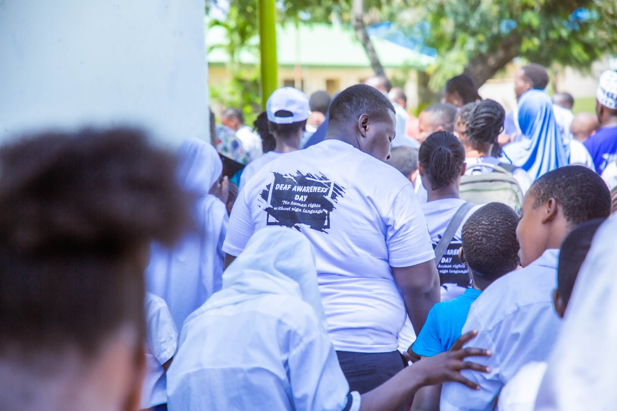 CboLikoni's tweet image. Learning sign language is more than communication — it’s a bridge to friendship, inclusion, and deeper understanding.
#deafawarenessmonth
#DeafAwarenessWeek
#Inclusion 
#RHRN2kE