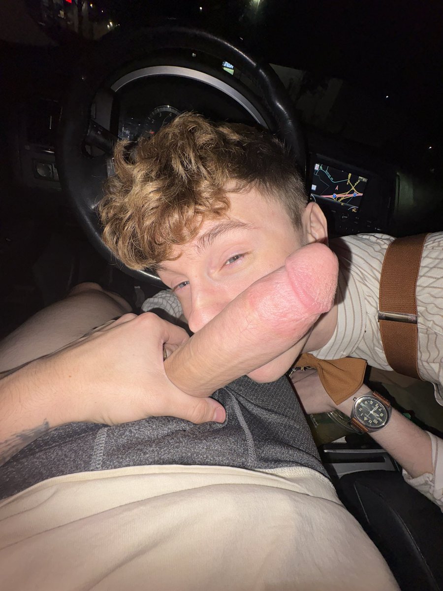 My boy will take it anywhere I ask 😜