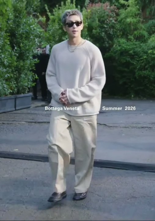 หล่อมากค่ะคุณขามาแล้วหล่อมากค่ะ🐨💜

RM X BOTTEGA VENETA 

#RMXBOTTEGAVENΕΤΑ
#RMxMFW25
#BottegaVeneta #MFW