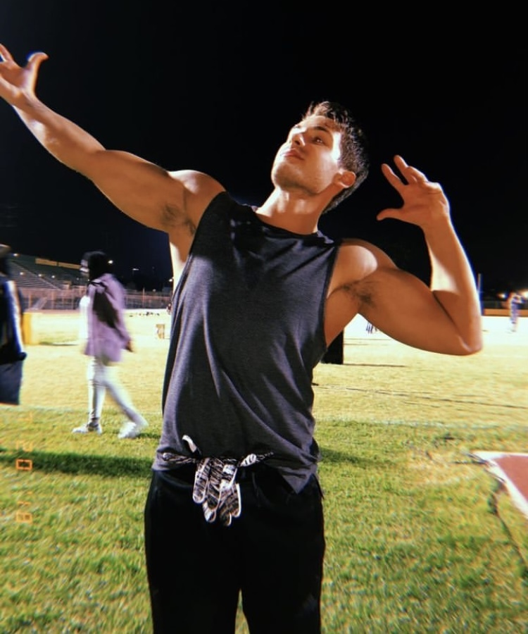 JustTheBody's tweet photo. most muscular and 
handsomest guy around 
fact check it https://t.co/lJy1folapd