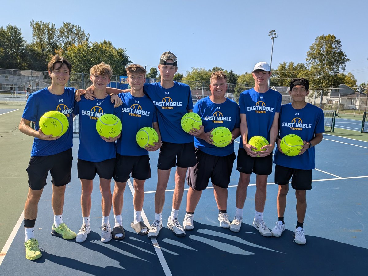 It's Senior Saturday at the EN Courts!
Ettore Bona 
Jacob Spencer 
Jackson Strycker 
Gray Mullins 
Karsten McKinley 
Drew Smith
Sebastian Palmer

We started the day off with a 4-1 win over Blackhawk and our second match vs New Haven is beginning presently.