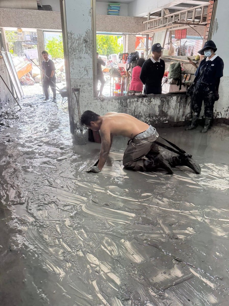 對！我去幫傅崐萁擦屁股⋯⋯