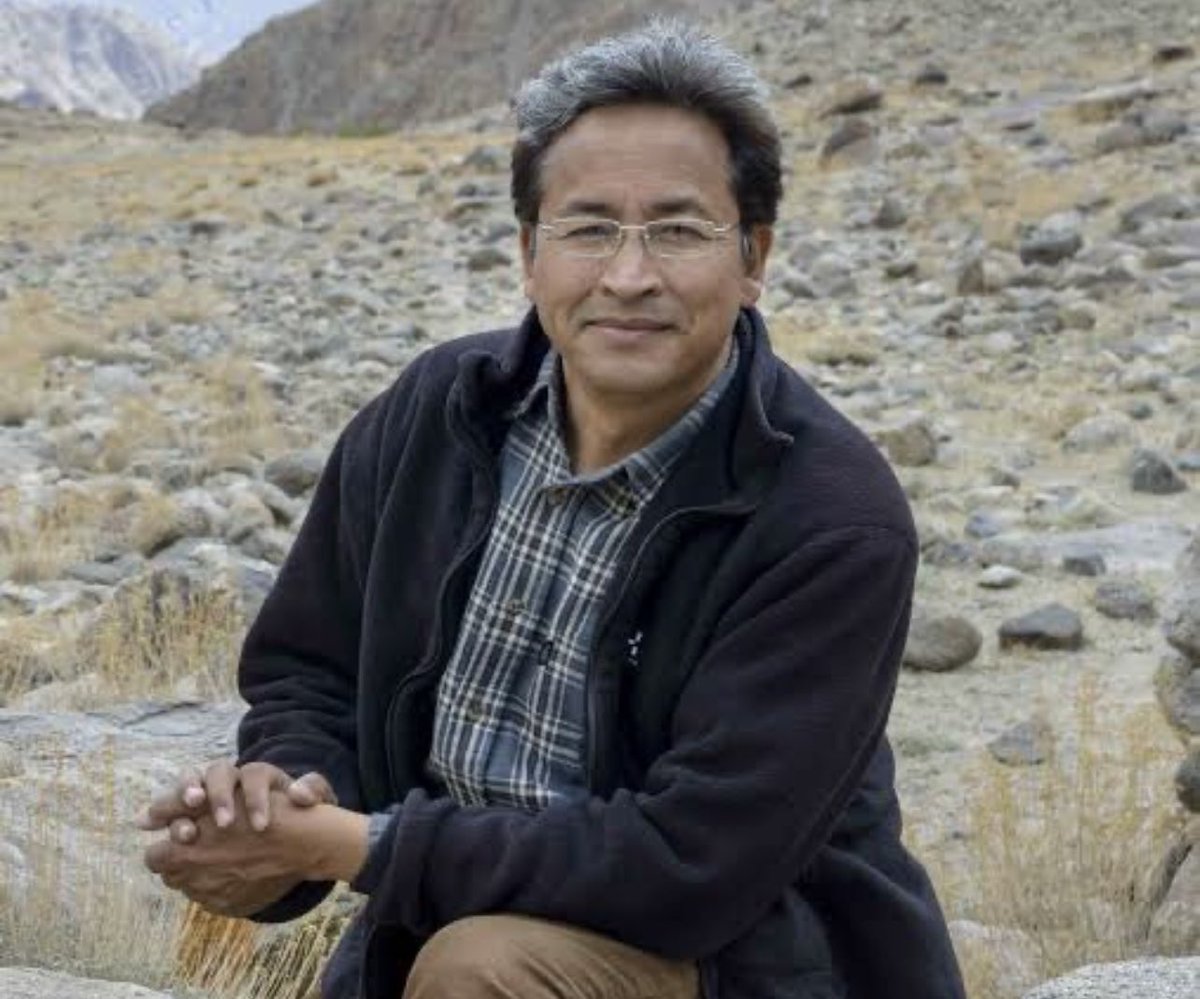 "आप लोग आदिवासियों को लोकतंत्र नहीं सीखा सकते, बल्कि समानता और सह अस्तित्व उनसे ही सीखना होगा !" 

- जयपाल सिंह मुंडा