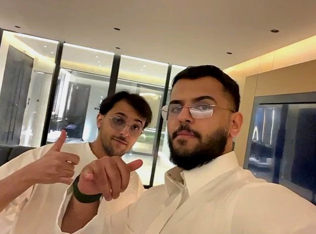 ادمان هذي الحركه مو طبيعي 🤙🏻