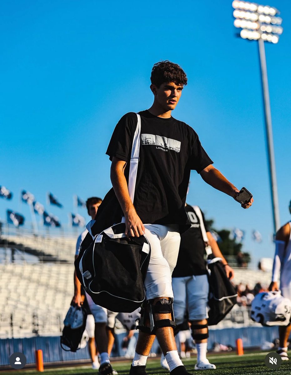 Rogers10s's tweet photo. Sophomore season district games vs Flower Mound. 
GUYER WINS 49-7 https://t.co/EJnw14Oa9i