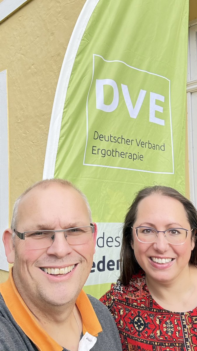 Beim heutigen Landesverbandstreffen des Deutschen Verbandes für Ergotherapie (dve) hatten  Anna Mahmood und Dirk Hillenkötter die schöne Gelegenheit, den Deutscher Bundesverband für Logopädie e.V. - dbl vorzustellen.