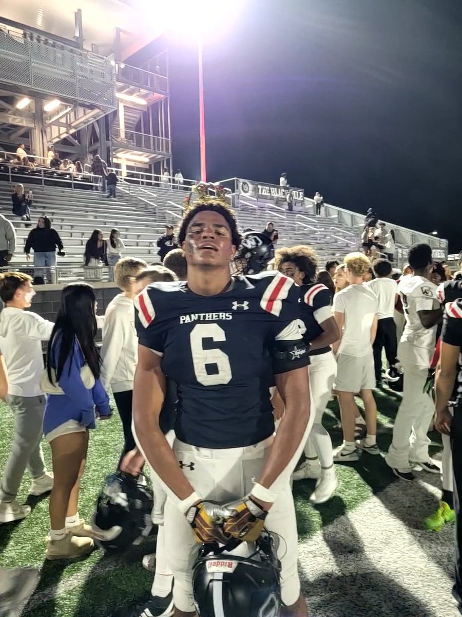 👑 W

Our past doesn't define our future.

#PantherStrength #29sports1team #WeareOne