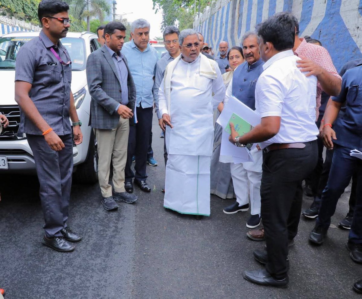 rajeevgowda's tweet image. Karnataka’s Congress government is committed to addressing the concerns of our people. Under CM @siddaramaiah and DCM @DKShivakumar, we are working to fix Bengaluru&apos;s urban challenges. The solutions require long-term vision and urgent action. We are working on both fronts! 

I…