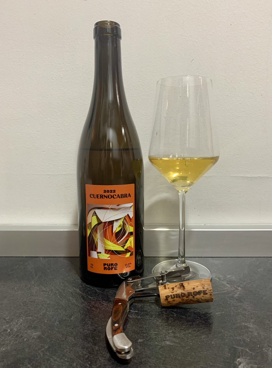 Lic_Rovere's tweet image. Iría a @gofiomadrid cada semana, pero no hay parné para tanto salseo.

Pero si no puedo ir a Gofio, que Gofio venga a casa. Y nos vamos consolando tan ricamente, de trago en trago hasta el próximo homenaje.