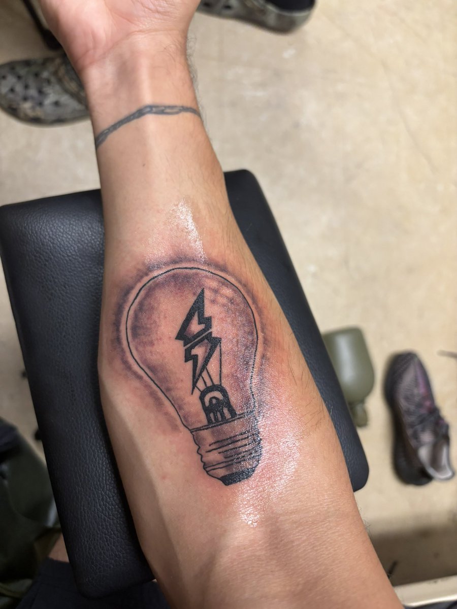 mj⚡️ (@lightningdajoke) on Twitter photo 