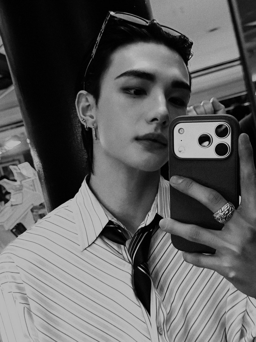 hyunjin instagram update: "VERSACE"

#VersaceSS26_HYUNJIN