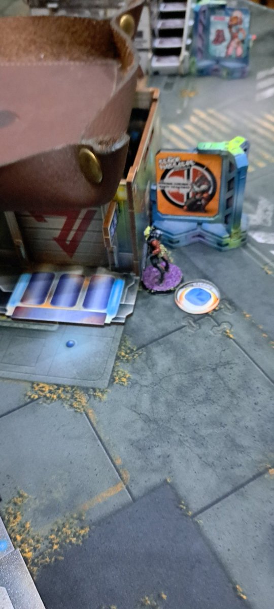 HCMCityInfinty's tweet image. Practicing for our narrative event coming up including all my craxy scenarios.#infinitythegame this scenario has 9 hvt total. 3 ally. 3 enemy, 3 neutral. You score by scanning enemy hvt and evac'ing neutral hvt to your DZ.