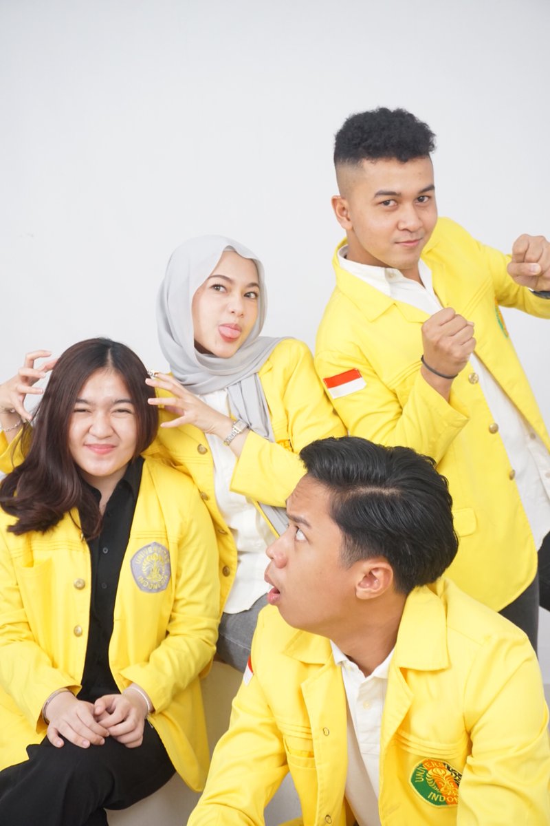 wildannof's tweet photo. Akhirnya foto angkatan 2022 ini #universitasindonesia #ui https://t.co/AcOTYyX8Vr