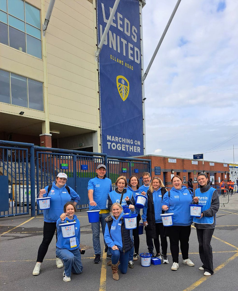 Good fun today, fundraising for @MartinHouseCH at <a href="/LUFC/">Leeds United</a> ahead  of the Leeds United v Bournemouth game. Thanks to everyone who donated!
