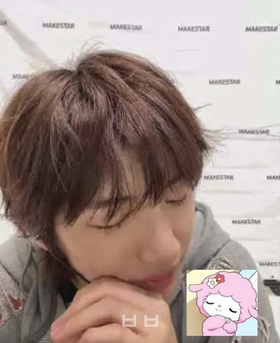 freakin___'s tweet image. 속눈썹봐라…