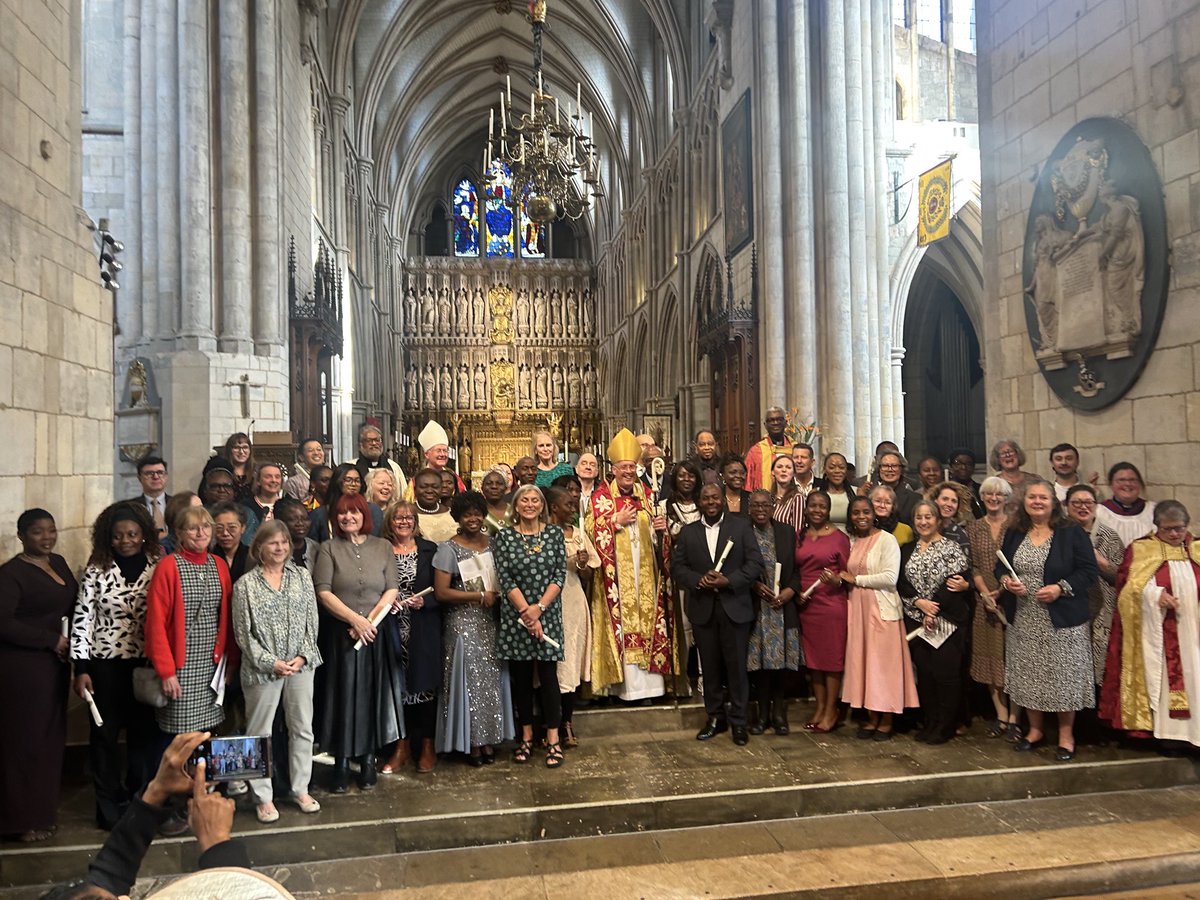 A joy to present Bishop’s Certificates to those who have completed the course this year ⁦<a href="/SouthwarkCofE/">Southwark Diocese</a>⁩ - joyful learning that deepens Christian knowledge and fits us for the adventure of faith