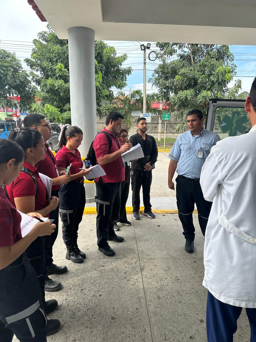 🚑👩‍⚕️ Estudiantes de Urgencias Médicas de #CEUTECPS realizaron una visita técnica al Hospital del Valle, fortaleciendo su formación en atención de emergencias y desastres. 💙🙌
#CEUTEC #VisitaTécnica #FormaciónProfesional