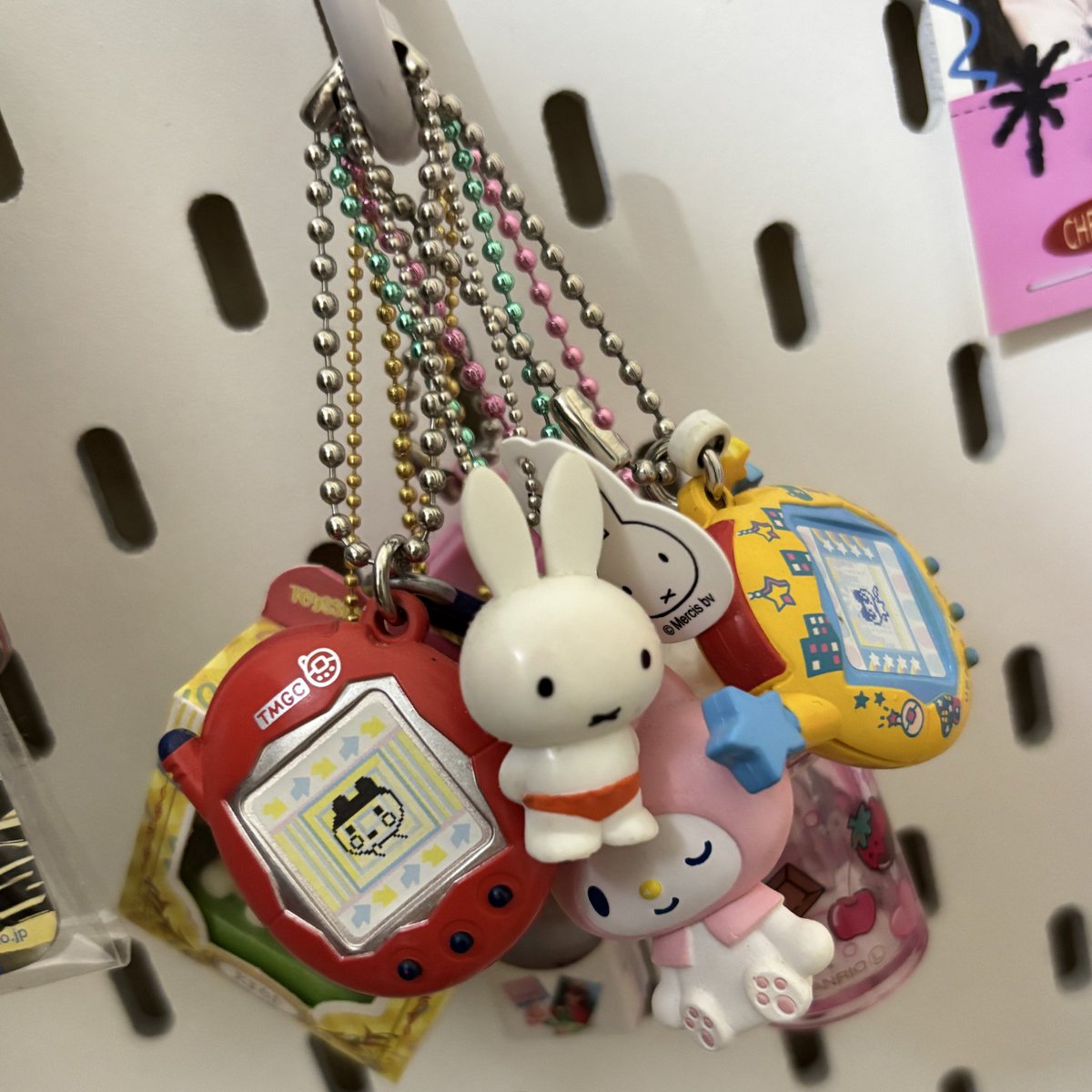 stareyeshine's tweet photo. trinkets <𝟑 .ᐟ https://t.co/fqSfAnuWuL