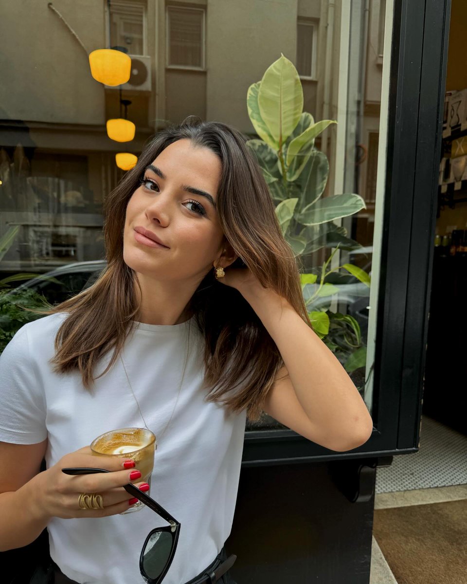 Leah_1990fc's tweet photo. Me pretending to have my life together while actually just here for the coffee ☕😂 #CaffeineAndConfidence https://t.co/OyYTFCiYtt