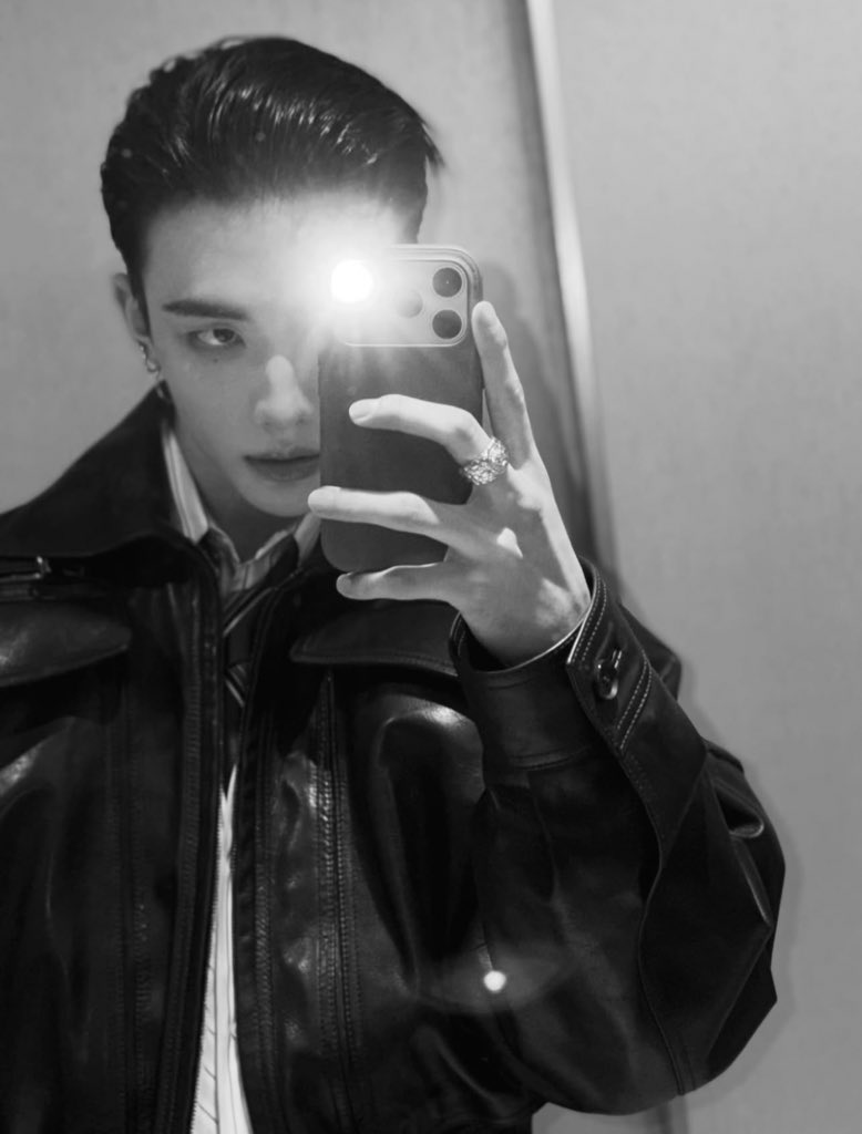 hynjinnnn instagram update 
#VersaceSS26_HYUNJIN