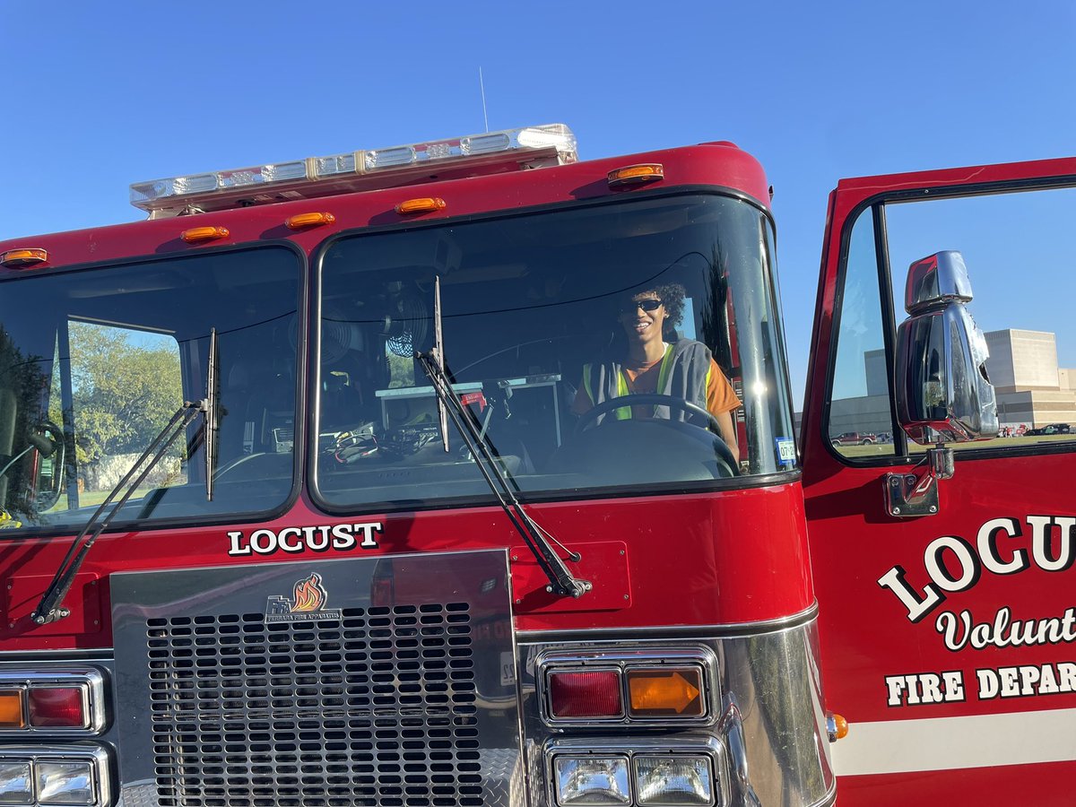 We spent the morning in Pottsboro for Frontier Day helping with parking and parade festivities! 

Big thank you to our guys for giving back to the community!