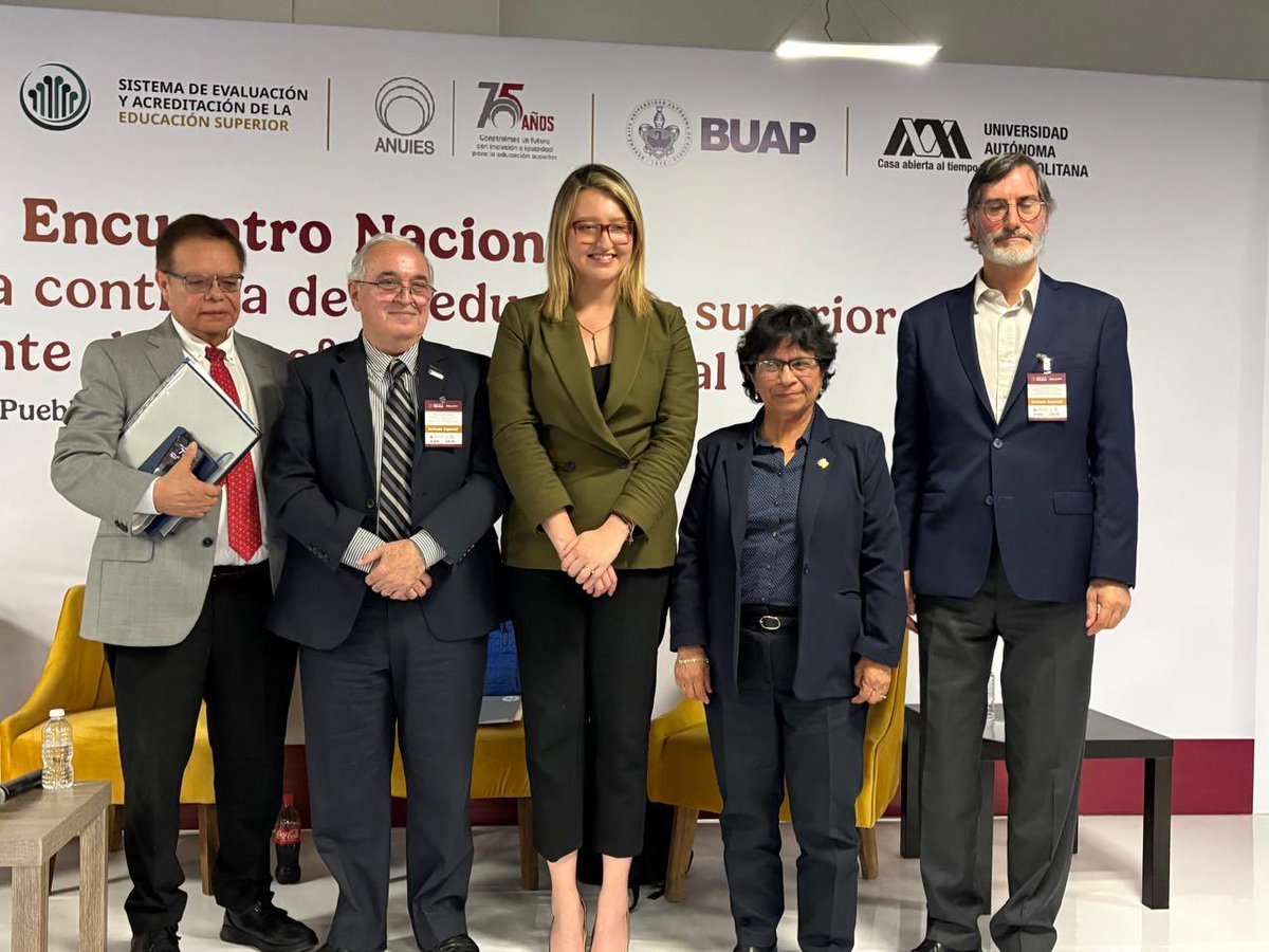 BlancaInguanzoA's tweet photo. Desde la SES participamos en el 1er Encuentro Nac de Evaluación y Mejora Continua.
En diálogo con las IEVA discutimos la evaluación y acreditación externas para el #SEAES: aportes valiosos, pero también desafíos para no perder de vista la diversidad y misión social de las IES. 🤓 https://t.co/QcLUnSV1Jh