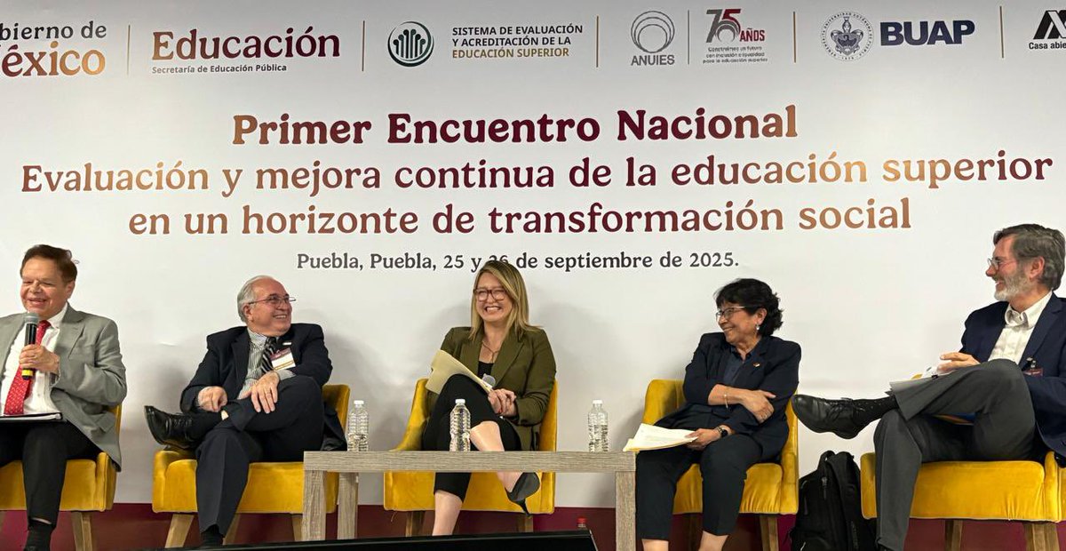 BlancaInguanzoA's tweet photo. Desde la SES participamos en el 1er Encuentro Nac de Evaluación y Mejora Continua.
En diálogo con las IEVA discutimos la evaluación y acreditación externas para el #SEAES: aportes valiosos, pero también desafíos para no perder de vista la diversidad y misión social de las IES. 🤓 https://t.co/QcLUnSV1Jh