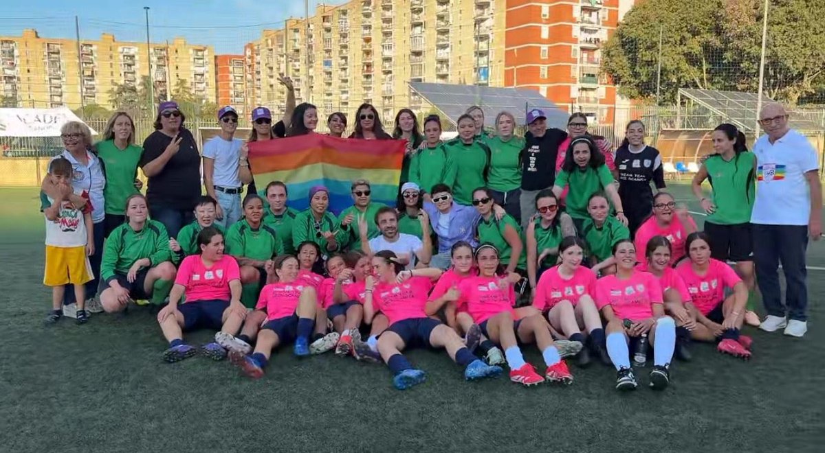 zcoreintl's tweet photo. CE L’ABBIAMO FATTA, RAGAAAAAA! 
ZEUDINERS INTERNATIONAL CHAMPIONS! 💜🏆
#zeudiners #zeudinersxcharity https://t.co/hytTWsbpyg