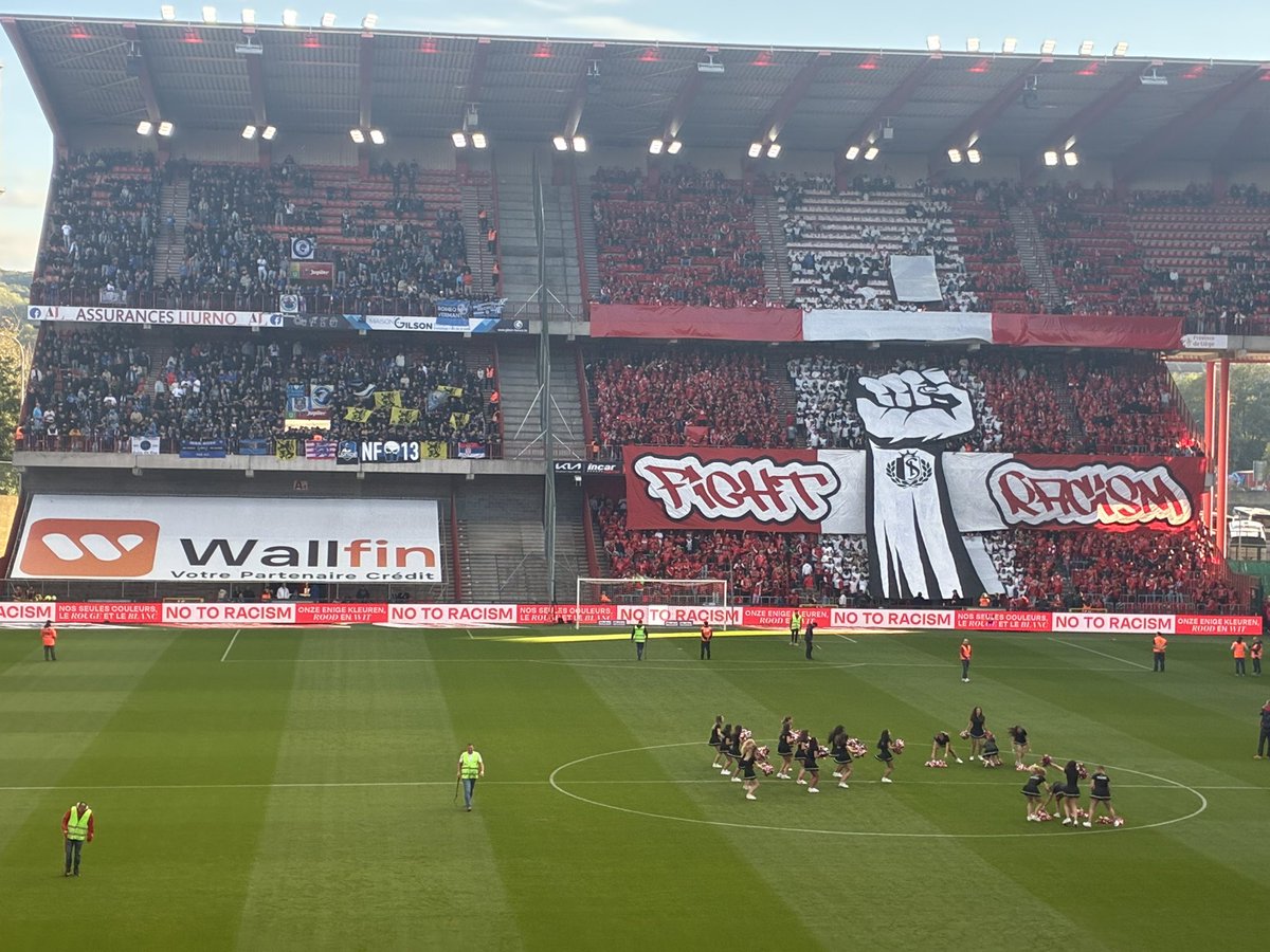 dries_rscl's tweet photo. ❤️🤍✊ #STABRU https://t.co/HnDn0wD6rf