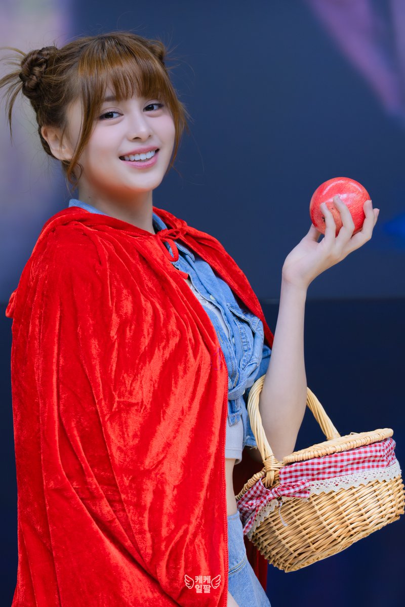 sangmi_18's tweet image. 250927 팬사인회 강남스테이지

🍎

#AtHeart #앳하트 #KATELYN #케이틀린