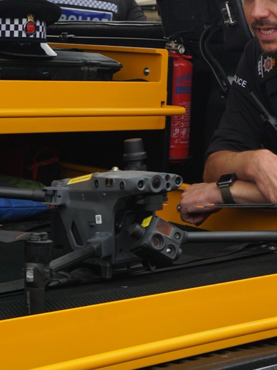 SurreySpecials's tweet image. Last weekend, we attended @BrooklandsMuseu Emergency Services Day to engage with the public and showcase the skills and equipment we use to keep you safe.

This included our displays from our Specialist Drone, Public Order and Roads Policing Units.

A great day had by all.