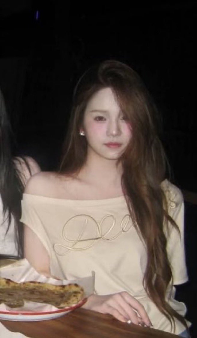 มีใครพอรู้ไหมคะว่าเสื้อแบบอั่งเปาแบรนด์อะไร หรือมีใครพอใจทราบพิกัดไหมคะ ขอบคุณล่วงหน้าค่ะ🙏