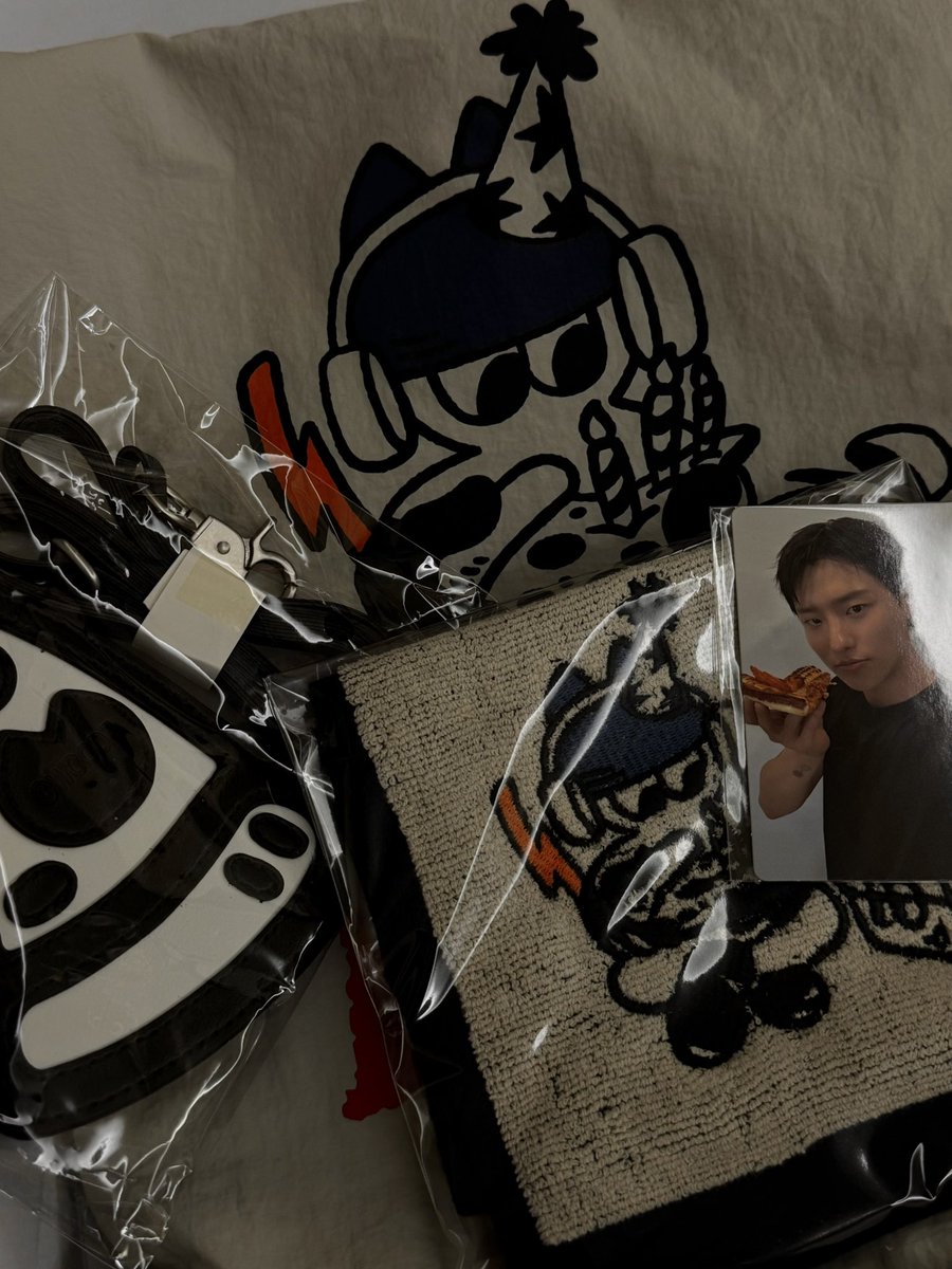csyouns's tweet photo. the merch is actually cute but im so sad abt not having moodi<\3 https://t.co/O3La0DlmcW