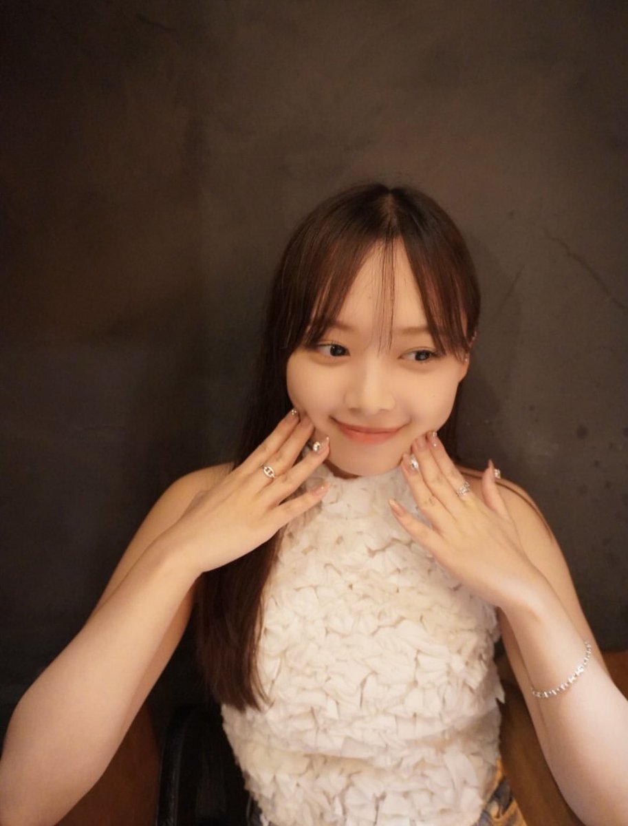 ひよたん 23歳のお誕生日おめでとう💐

この1年色々なことがあったけど、戻ってきてくれてありがとう！本当に嬉しかったよ！
ひよたんは私にとって自慢の推しです🐣🧡
今年もお祝いできることが幸せだよ~☺︎
これからもずっと応援させてね！

#濱岸ひより
#濱岸ひより生誕祭2025