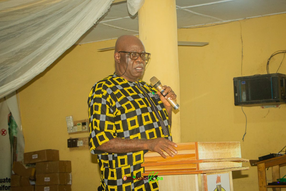 osunofficial's tweet image. Veteran security expert, Brig Gen Joe Komolafe (Rtd), today briefed 2025 Batch B Stream II Corps Members on key security tips for their safety &amp;amp; welfare during service. #NYSC #BatchBStreamII #SecurityAwareness #Edecamp #omoluabikopa #CorpsMembers
facebook.com/share/p/1RkHRy…