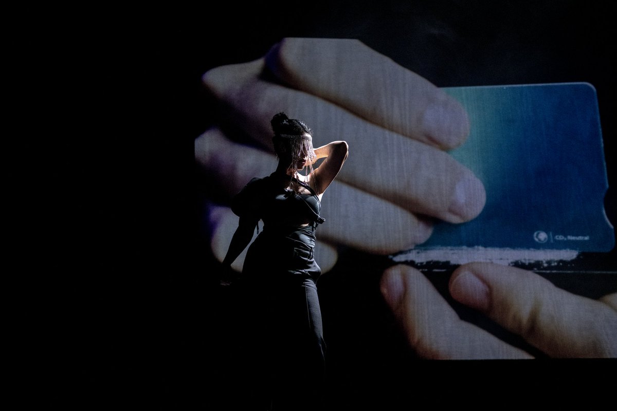 Euforia eternal honekin gaur gure R&amp;J frenetiko hau estreinatuko dugu 🖤 Con esta euforia eterna estrenamos nuestro frenético R&amp;J I 🗡️  Ira 27 &amp; 28 eusk // 3, 4 &amp; 5 Oct. cast <a href="/salaBBK/">Sala BBK</a>  🎟️ bit.ly/dramatica_rj