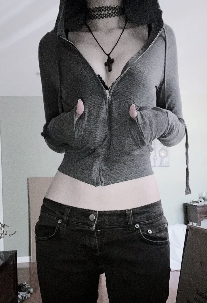 petalspig's tweet image. Your stomach doesn’t need another meal, your willpower needs a workout.