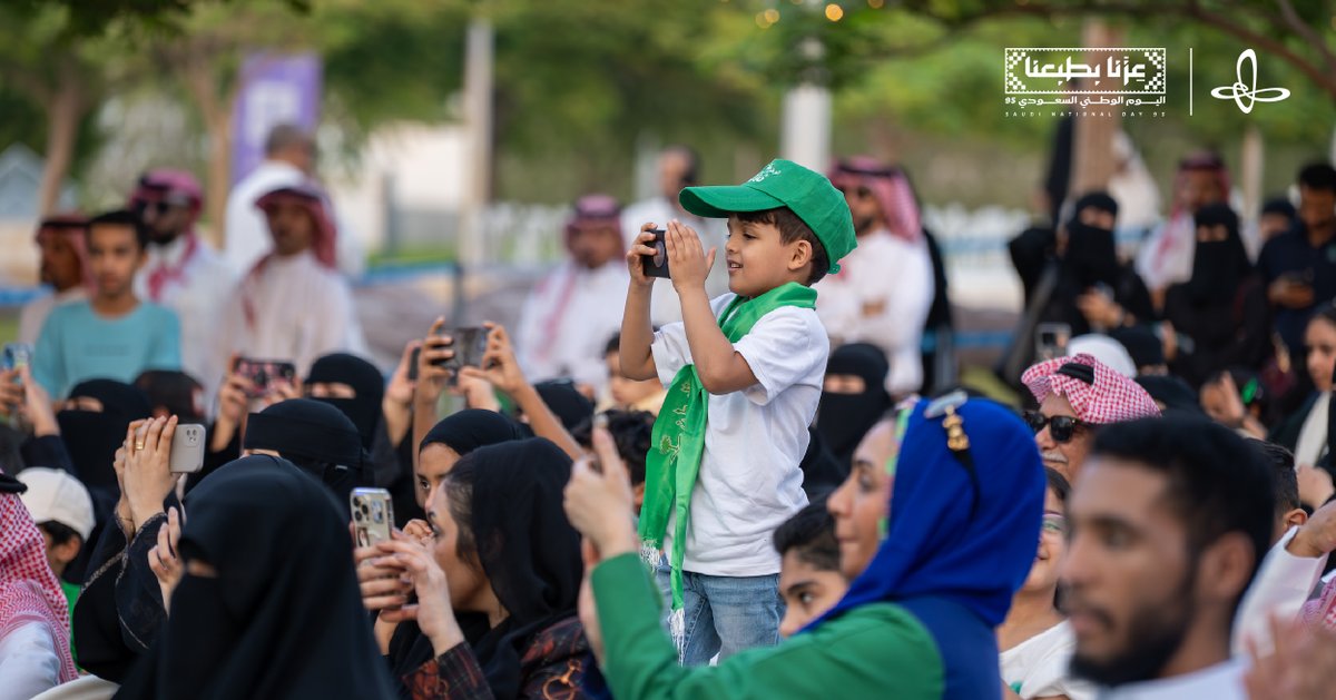 VisitIthra's tweet image. 6 أيام من الاحتفالات تجلّت فيها مشاعر الفخر، والانتماء، والبهجة داخل #إثراء، وما ازدانت إلا بكم. 🇸🇦💚

#عزنا_بطبعنا
#اليوم_الوطني_السعودي95