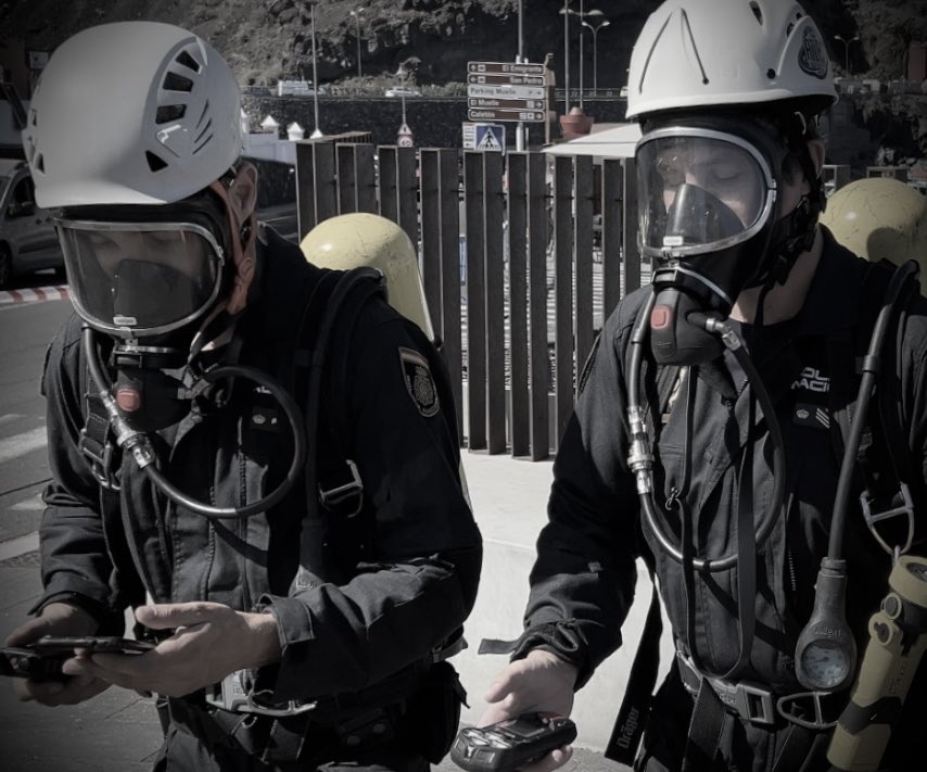 Ignacio Garcia (@ignaciogarciagt) on Twitter photo TEDAX-NRBO
<a href="/Policianacional/">Policía Nacional</a>
2025 Tenerife Volcanic Drill
These units are primarily part of the National Police.
They were instrumental in the fight against terrorism in Spain, but in this case their task was to search contaminated volcanic zones
#gassampling #CHI #CO2 #H2S TEDAX-NRBO
<a href="/Policianacional/">Policía Nacional</a>
2025 Tenerife Volcanic Drill
These units are primarily part of the National Police.
They were instrumental in the fight against terrorism in Spain, but in this case their task was to search contaminated volcanic zones
#gassampling #CHI #CO2 #H2S