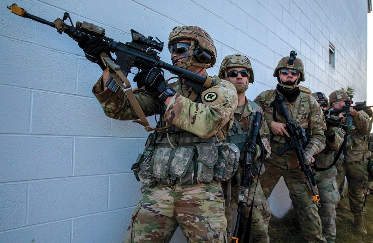 🔴🇺🇸 URGENT - Donald Trump ordonne le déploiement de « toutes les forces armées nécessaires » dans la ville de Portland pour faire face aux antifas qui menacent les bâtiments gouvernementaux chargés des expulsions de migrants illégaux et « l’usage de la force » si nécessaire.