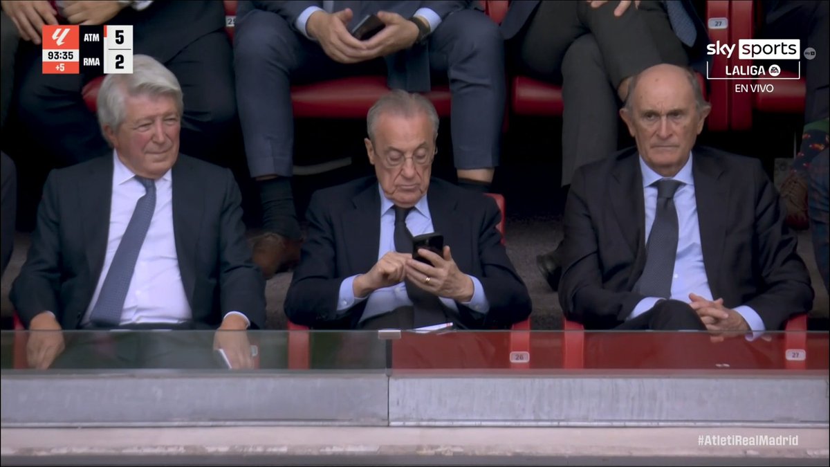 InCampNou's tweet photo. الحوالة لم تصل ،،، 📲 https://t.co/nTVkrdMAdL